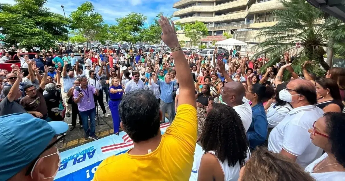 Em meio a entrave de reajuste salarial, professores aprovam nova paralisação em toda a Bahia nesta semana